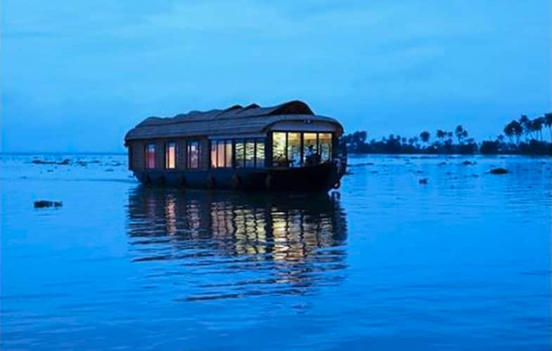 Hotel Thejas Backwater, Alleppey 1
